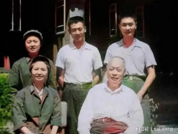 配资网上配资 72年陈毅病逝，2个月后张茜也查出癌症，把儿女托付给粟裕、邓公